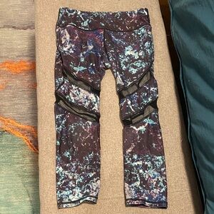 Women’s XS Fabletics Capri Leggings